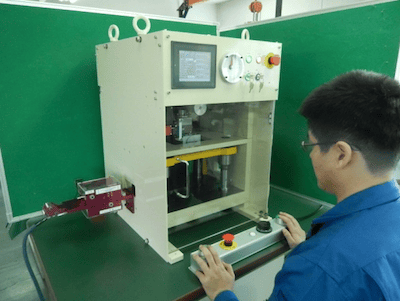 高速回転で小物製品を大量生産 　DHC-4515